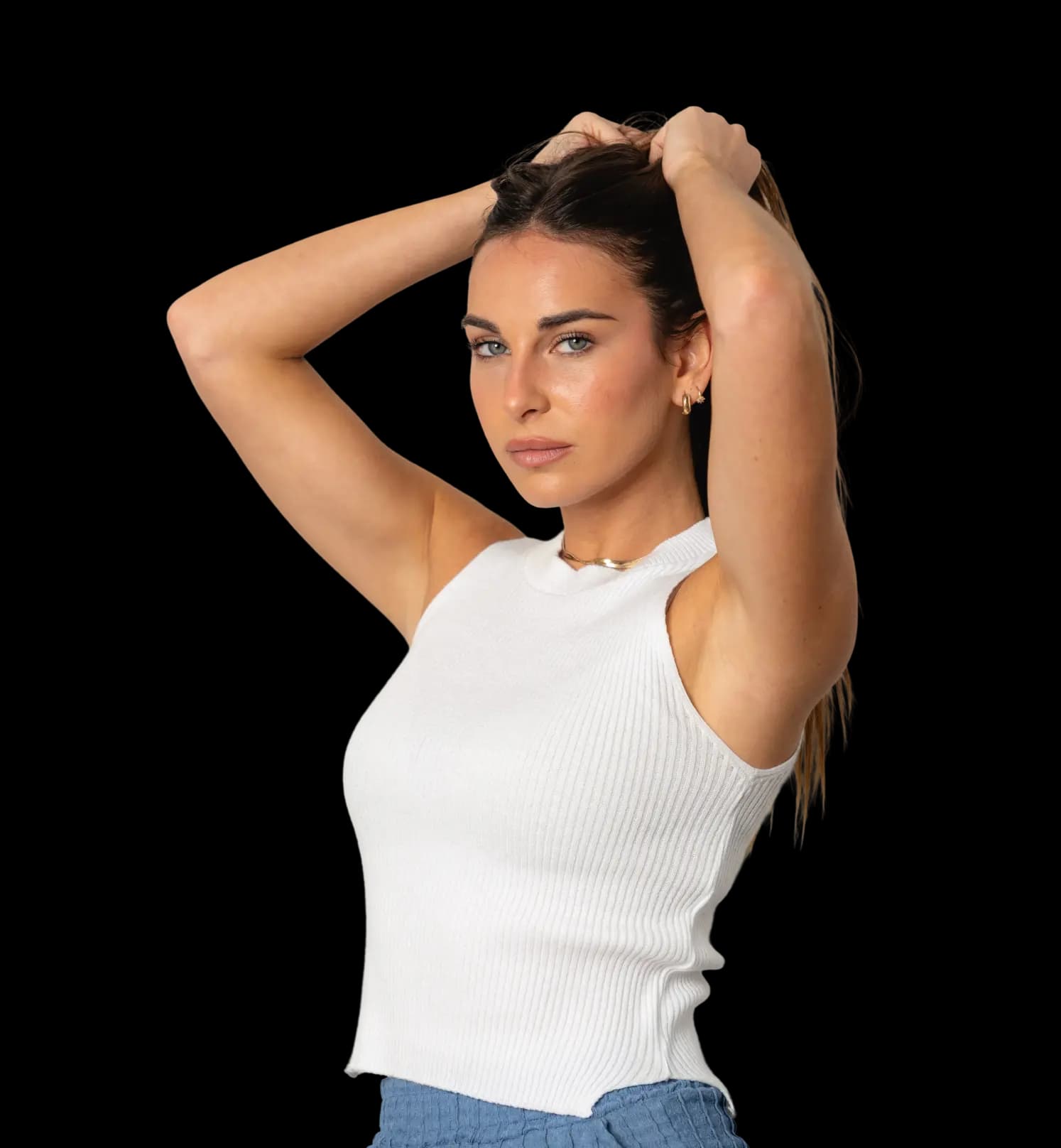 Modelo con look de la colección Spring Summer '27