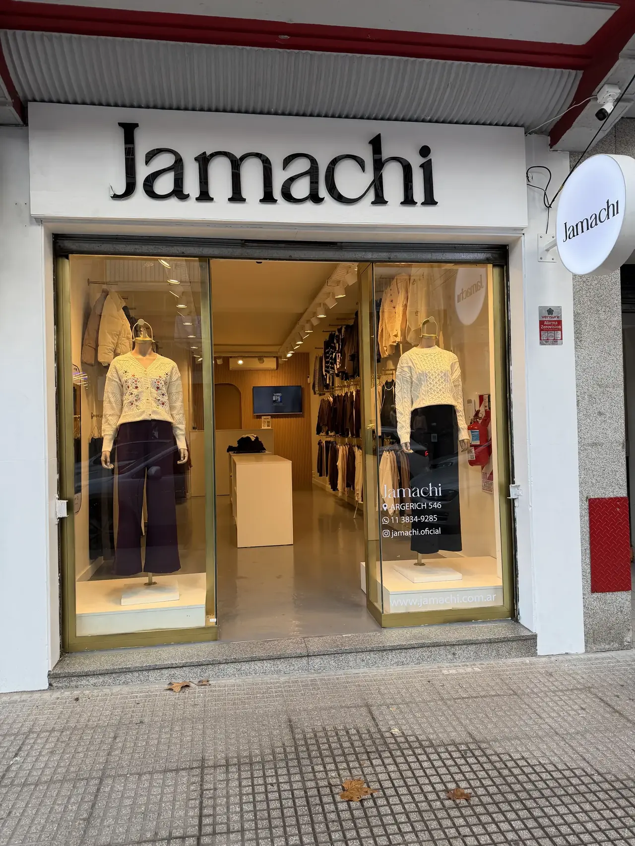 Frente del local de Jamachi en Argerich 546