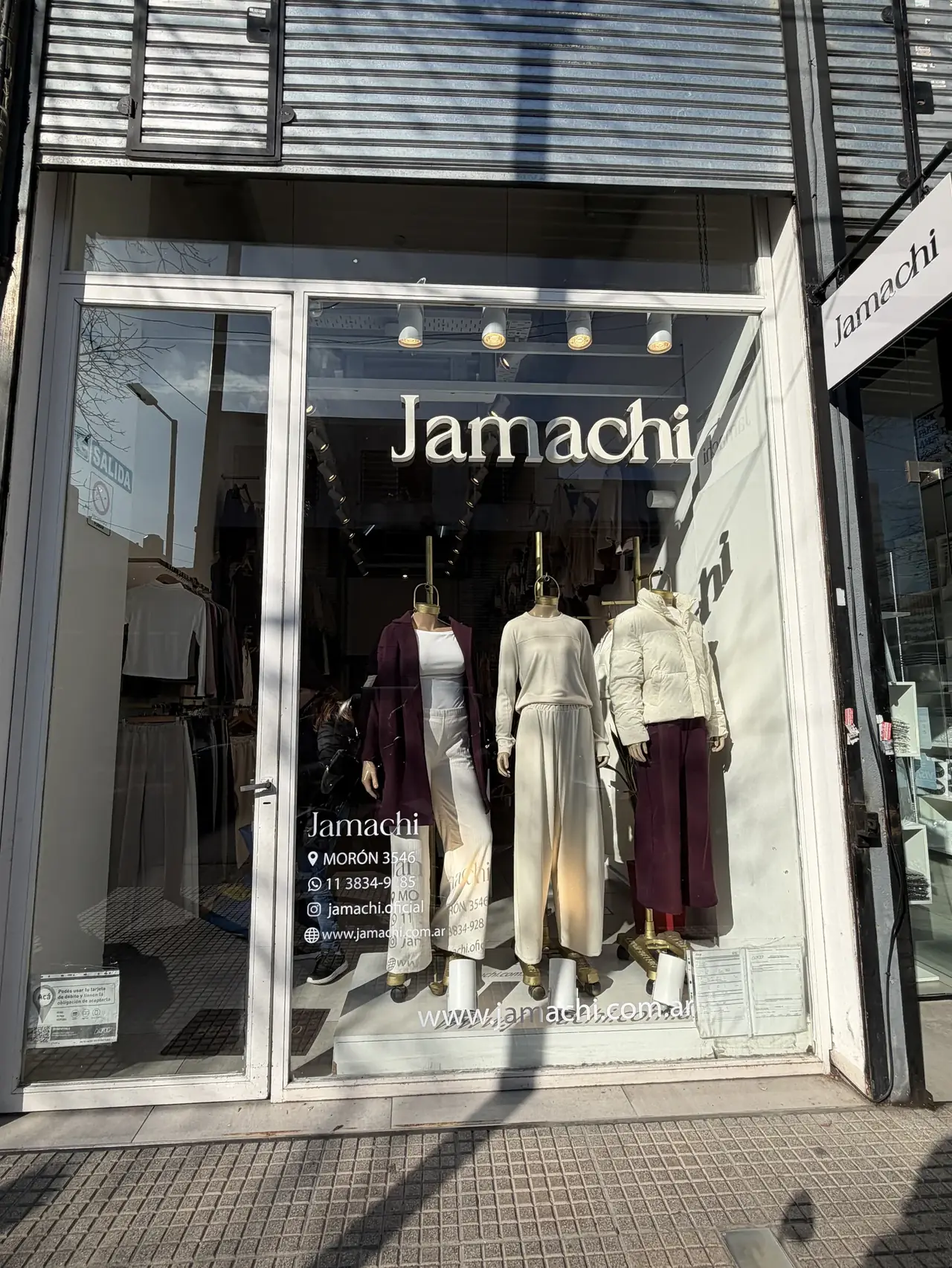 Frente del local de Jamachi en Morón 3546, Floresta